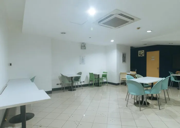 Cara Celine Dormtel By Reddoorz Near Taft Hotel