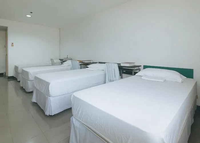 Cara Celine Dormtel By Reddoorz Near Taft *