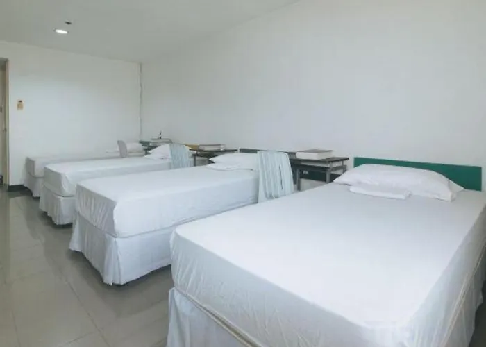 Cara Celine Dormtel By Reddoorz Near Taft *