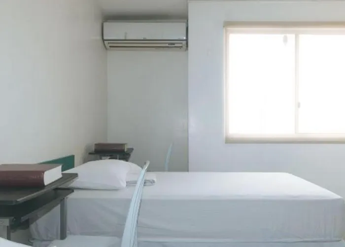 Hotel Cara Celine Dormtel By Reddoorz Near Taft
